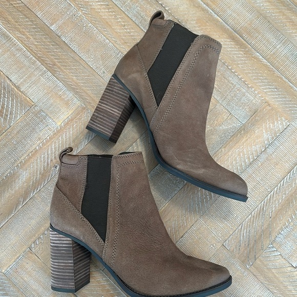Franco Sarto Odette Suede Leather Almond Toe Block Heel Ankle Boot Bootie - Picture 2 of 8
